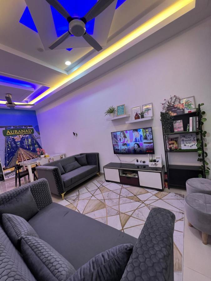 Auranad Guest House Tanah Merah Wifi-Netflix Exteriör bild